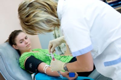Nemocnica Komárno podporí Divadelnú kvapku krvi 