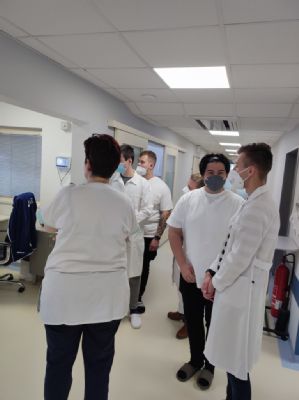 Komárňanská nemocnica privítala žiakov Strednej zdravotníckej školy z Dunajskej Stredy