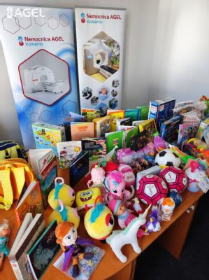 Zamestnanci komárňanskej nemocnici darovali hračky deťom z Centra pre deti a rodiny v Komárne